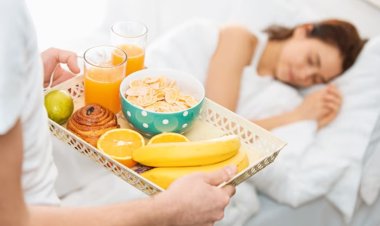 Munching A Bedtime Snack Improves Your Health